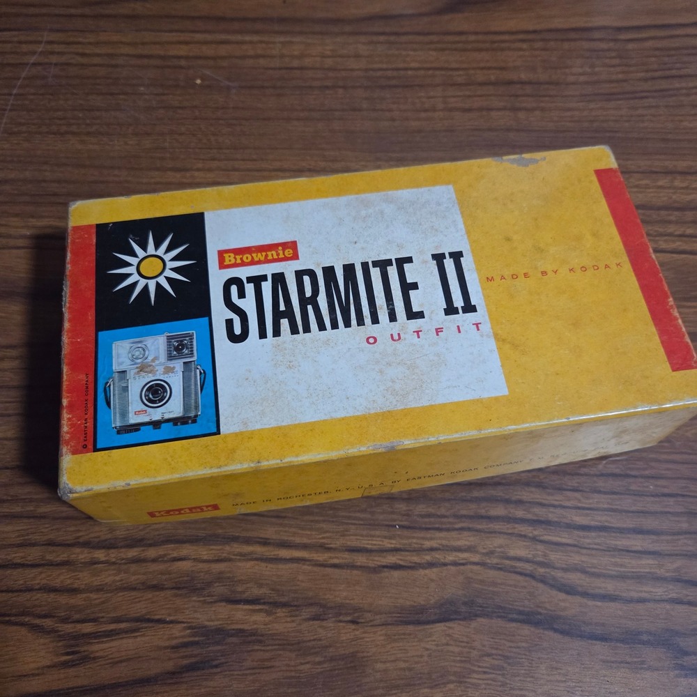 Vintage Kodak Brownie Starmite II Camera 127 Film Outfit with Original Box - Picture 6 of 7